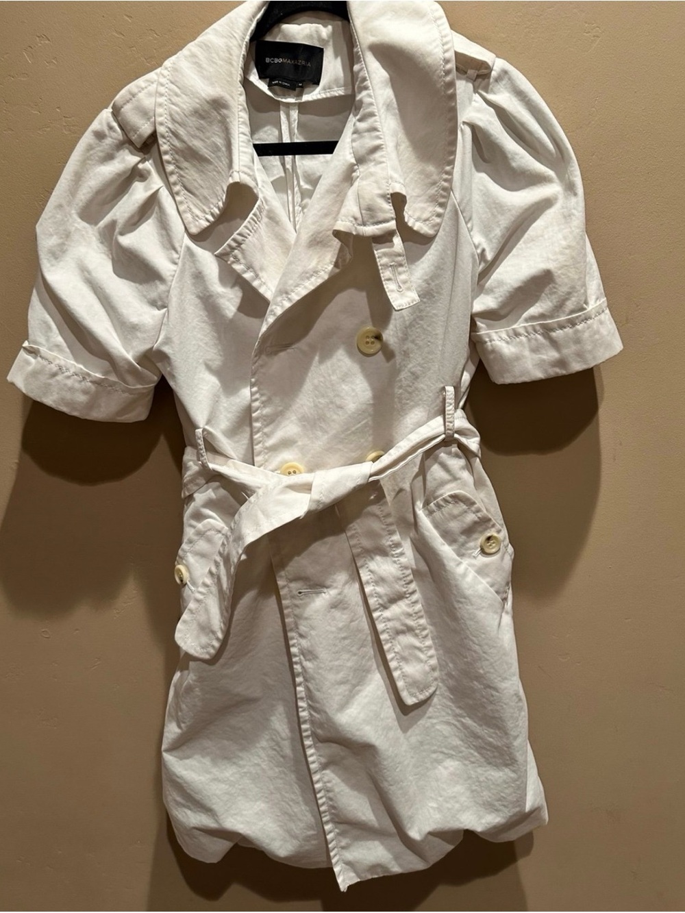 BCBGMaxAzria White Short-Sleeve Trench Coat